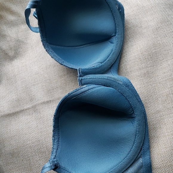 Victoria Secret Studded Bra - Picture 5 of 7